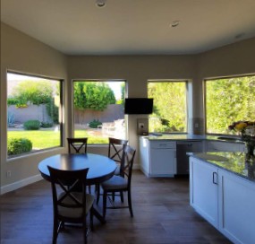 Arizona Window and Door in Scottsdale and Tucson showing large windows in kitchen